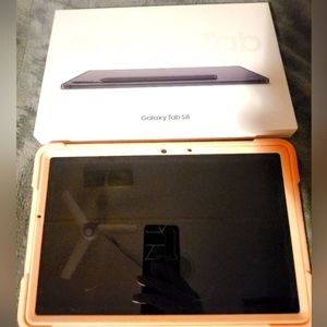 Samsung tablet S8